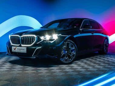 BMW 5 серия 2024 года, 4 536 км - вид 1