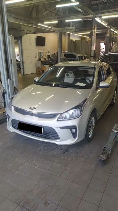KIA Rio 2018 года, 104 231 км - вид 1