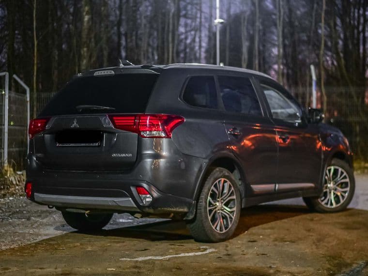 Mitsubishi Outlander 2017 года, 184 876 км - вид 2