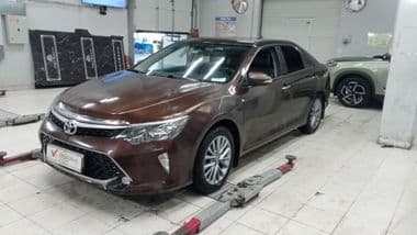 Toyota Camry 2017 года, 181 844 км - вид 1
