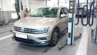 Volkswagen Tiguan 2018 года, 162 708 км - вид 1