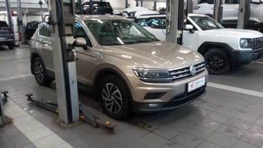 Volkswagen Tiguan 2018 года, 162 708 км - вид 2