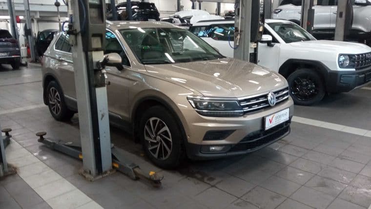 Volkswagen Tiguan, 2018 - вид 1