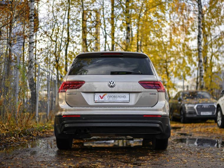 Volkswagen Tiguan, 2018 - вид 3