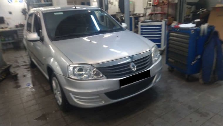 Renault Logan 2013 года, 190 000 км - вид 2