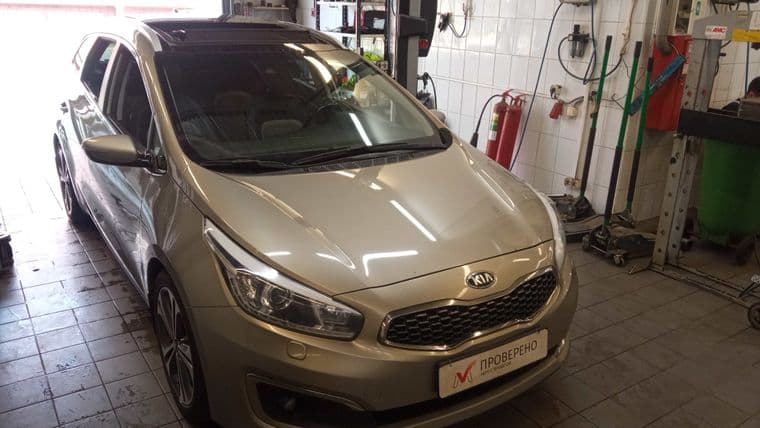 KIA Ceed 2017 года, 271 658 км - вид 2