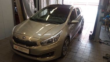 KIA Ceed 2017 года, 271 658 км - вид 1