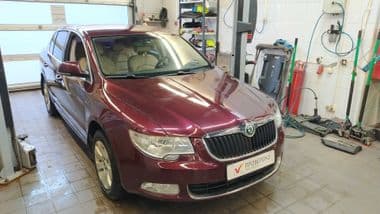 Skoda Superb 2012 года, 198 370 км - вид 2