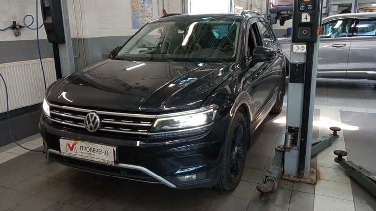 Volkswagen Tiguan 2019 года, 107 940 км - вид 1