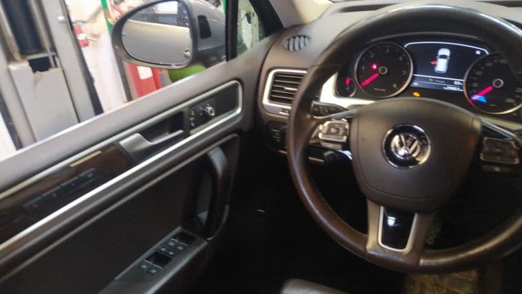 Volkswagen Touareg, 2014 - вид 4