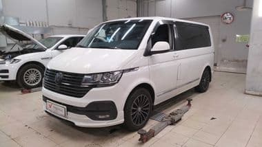 Volkswagen Caravelle 2020 года, 124 600 км - вид 1
