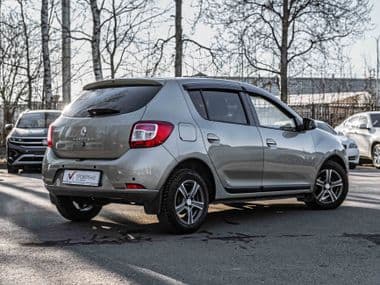 Renault Sandero 2016 года, 82 629 км - вид 2