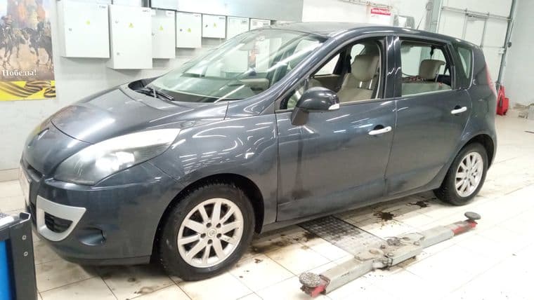 Renault Scenic 2011 года, 237 794 км - вид 1