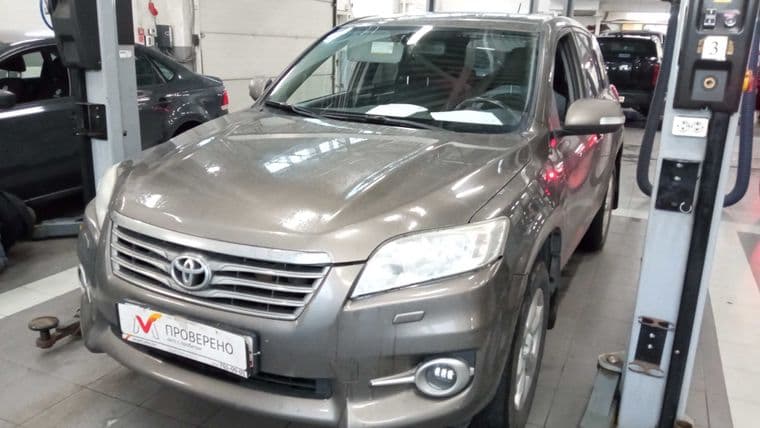 Toyota RAV4, 2010