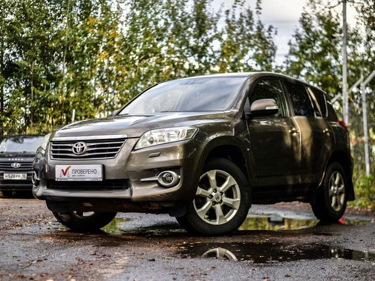 Toyota RAV4, 2010