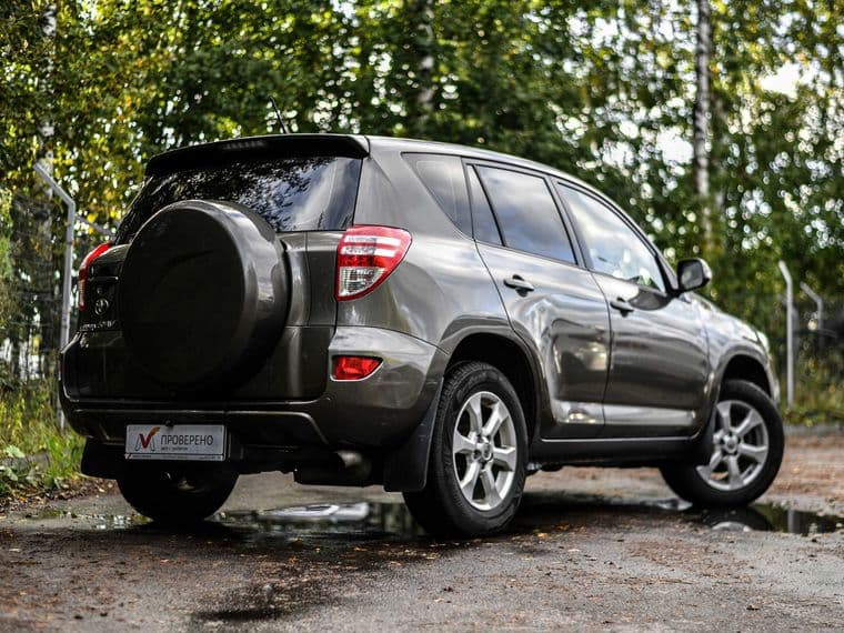 Toyota RAV4 2010 года, 193 150 км - вид 2