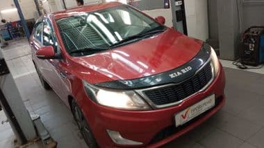 KIA Rio 2012 года, 298 774 км - вид 2