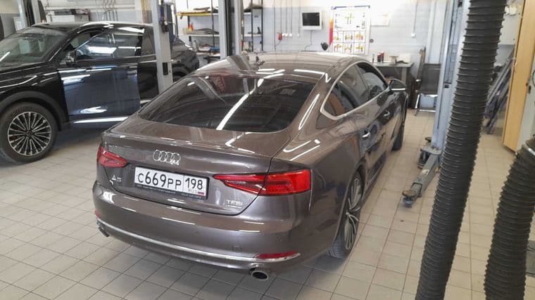 Audi A5 2017 года, 151 160 км - вид 2
