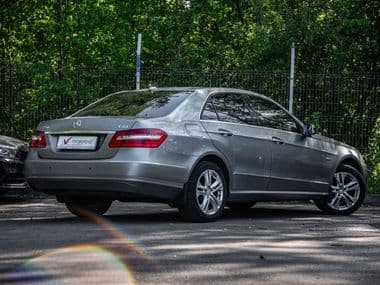 Mercedes-Benz E-класс 2010 года, 228 608 км - вид 2