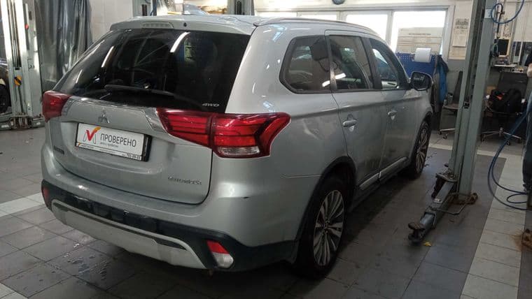 Mitsubishi Outlander, 2019 - вид 3