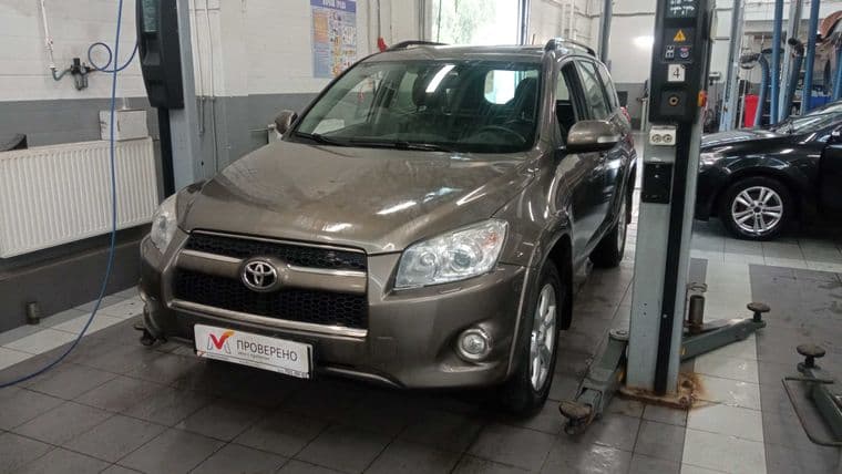 Toyota RAV4, 2010