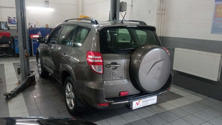 Toyota RAV4, 2010 - вид 3