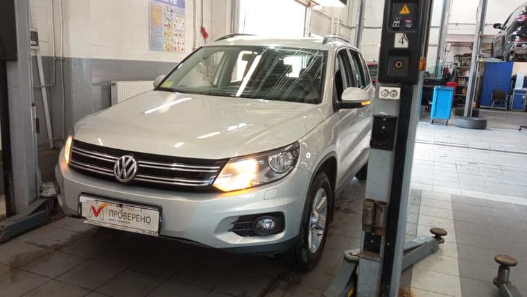 Volkswagen Tiguan 2013 года, 111 956 км - вид 1
