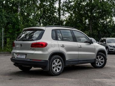 Volkswagen Tiguan 2013 года, 111 956 км - вид 2