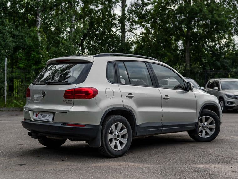 Volkswagen Tiguan 2013 года, 111 956 км - вид 2