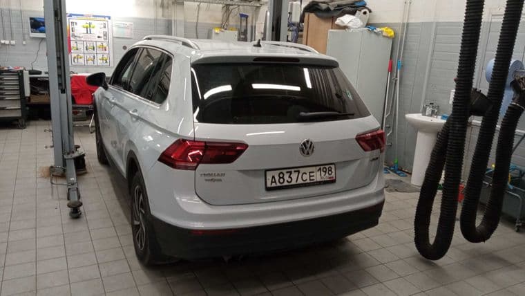 Volkswagen Tiguan, 2018 - вид 1