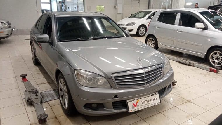 Mercedes-Benz C-класс 2009 года, 247 900 км - вид 2