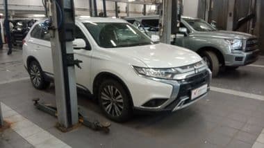Mitsubishi Outlander 2018 года, 121 114 км - вид 2