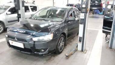 Mitsubishi Lancer 2010 года, 276 386 км - вид 1