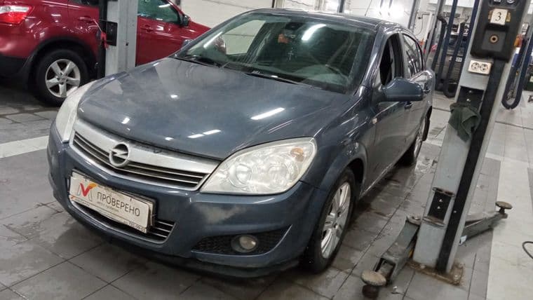 Opel Astra 2010 года, 153 000 км - вид 1