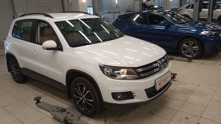 Volkswagen Tiguan, 2013 - вид 1