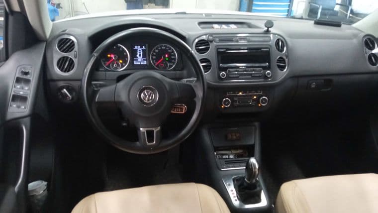 Volkswagen Tiguan, 2013 - вид 4