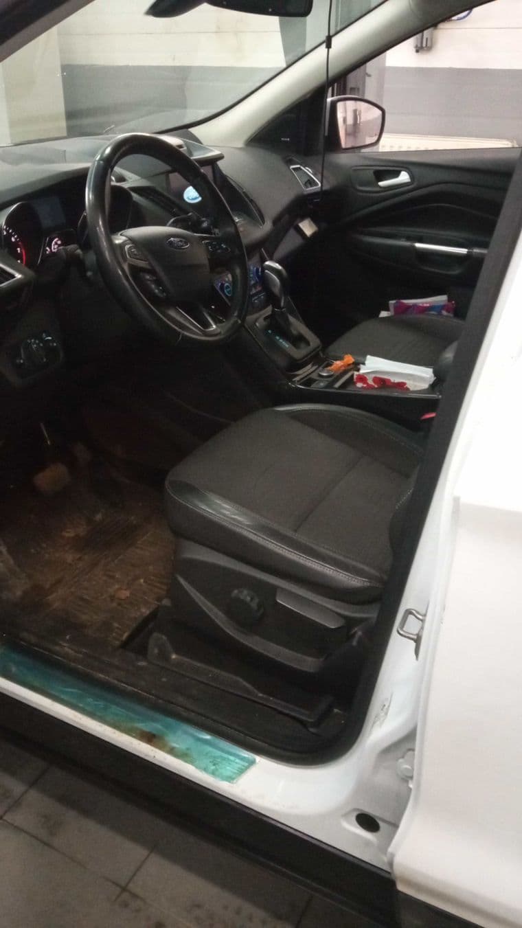 Ford Kuga, 2018 - вид 4