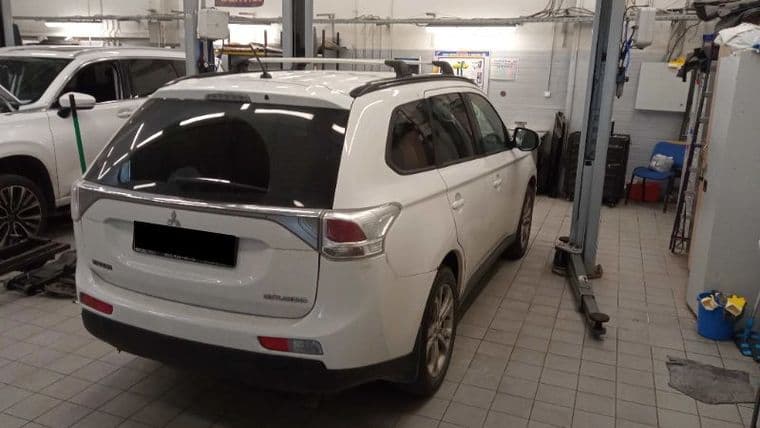 Mitsubishi Outlander 2013 года, 219 000 км - вид 2