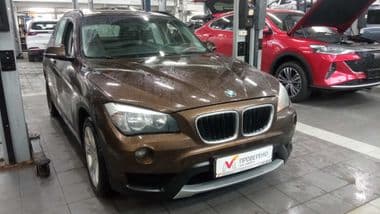 BMW X1 2013 года, 280 000 км - вид 2