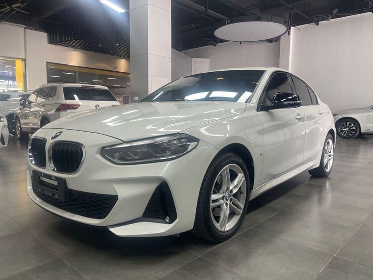 BMW 1 серия, 2022