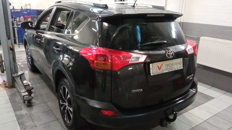 Toyota RAV4, 2015 - вид 3
