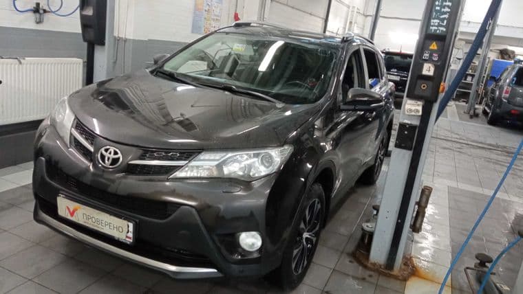 Toyota RAV4, 2015