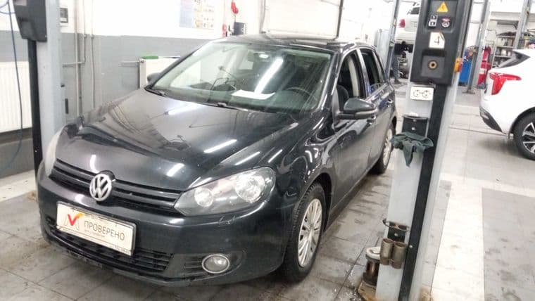 Volkswagen Golf 2012 года, 159 601 км - вид 1