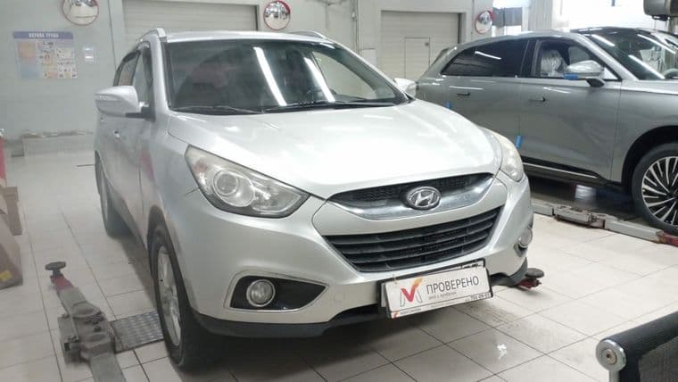 Hyundai ix35 2011 года, 207 182 км - вид 2