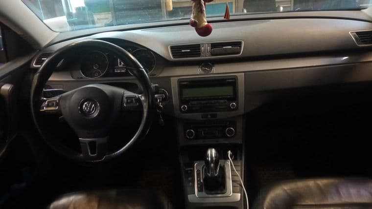 Volkswagen Passat, 2011 - вид 4