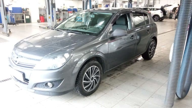 Opel Astra, 2012