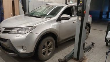 Toyota RAV4 2014 года, 144 370 км - вид 1