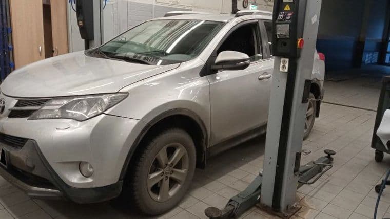 Toyota RAV4 2014 года, 144 370 км - вид 1