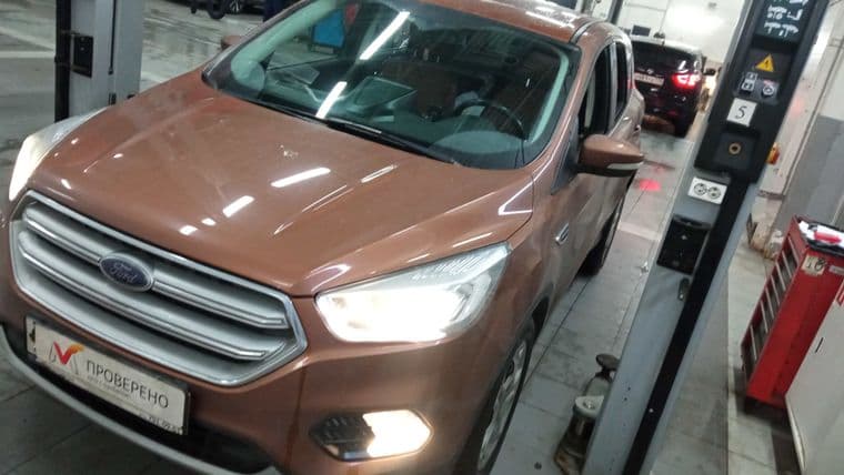 Ford Kuga 2017 года, 102 595 км - вид 1