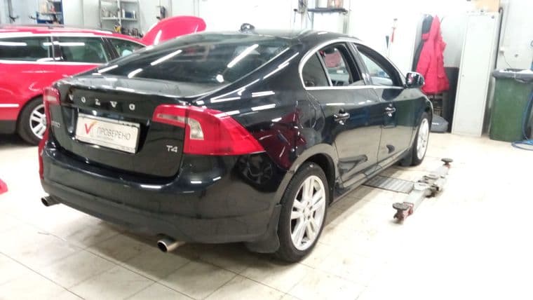 Volvo S60 2011 года, 256 350 км - вид 2